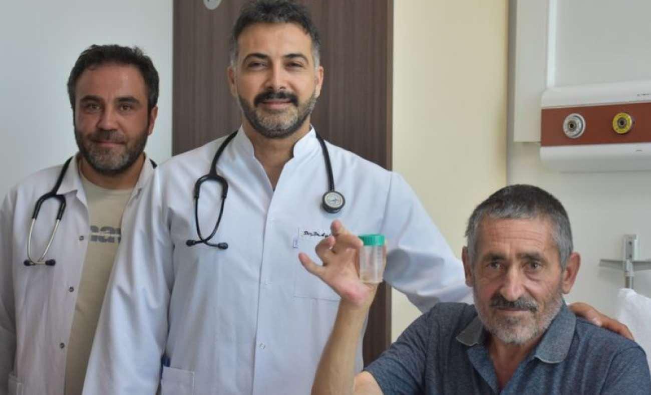 Nefes darlığı şikayetiyle ger&ccedil;ek ortaya &ccedil;ıktı: Akciğerine sarımsak ka&ccedil;an adam &ouml;l&uuml;mden d&ouml;nd&uuml;