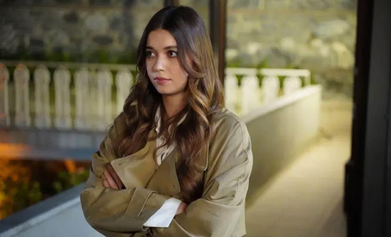 Afra Sara&ccedil;oğlu g&ouml;zaltına alındı!