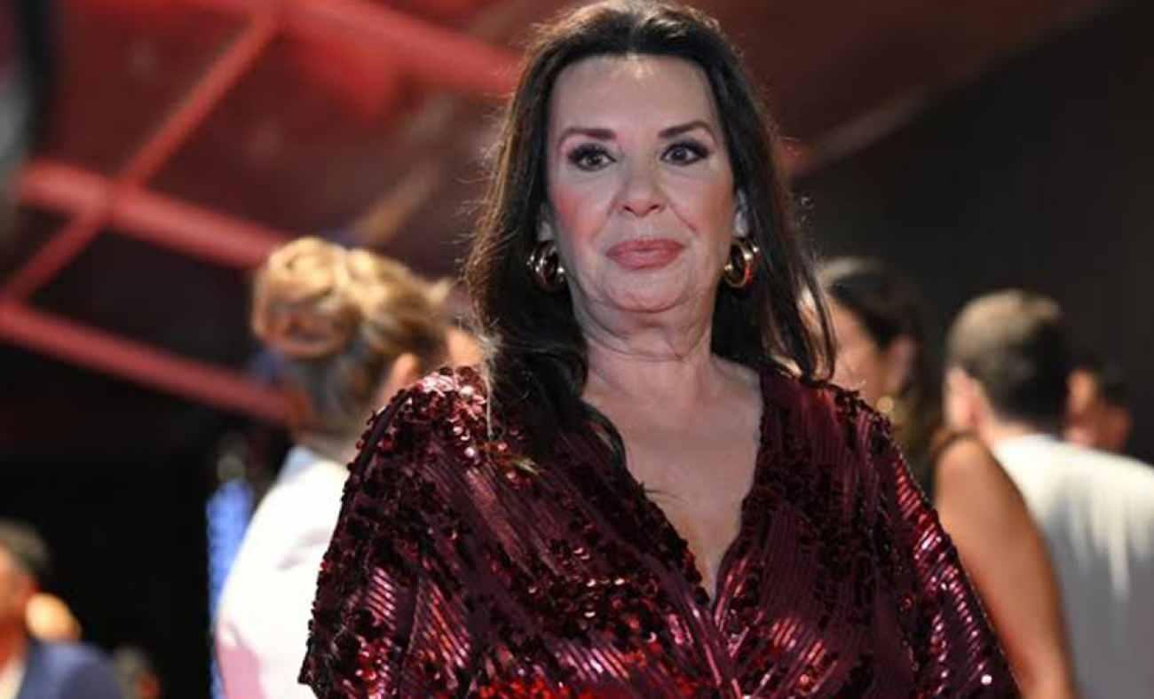 Perihan Savaş'ın g&ouml;zlerden uzak b&uuml;y&uuml;tt&uuml;ğ&uuml; oğluyla g&ouml;r&uuml;nt&uuml;lendi
