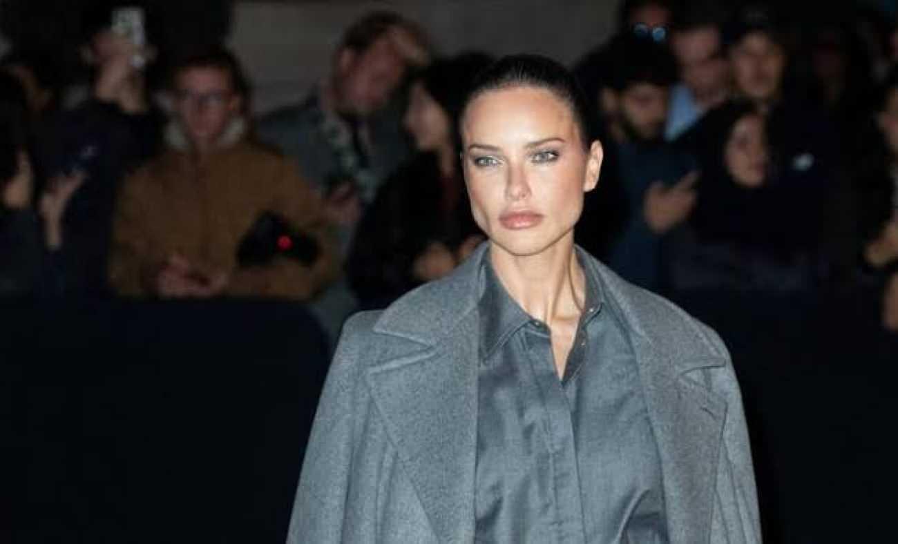 Yaşından &ccedil;ok daha gen&ccedil; g&ouml;r&uuml;nmesi olay oldu! 45 yaşındaki Adriana Lima'nın son hali şaşırttı!