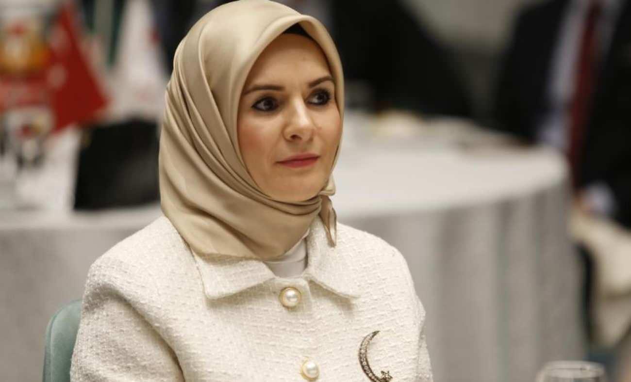 Aile Bakanı Mahinur &Ouml;zdemir G&ouml;ktaş'tan yaşlılar g&uuml;n&uuml;ne &ouml;zel anlamlı paylaşım!