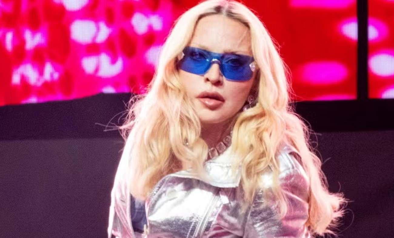 &Ouml;d&uuml;l&uuml; neden aldığını bile anlamadı! 68 yaşındaki Madonna'da şaşırtan sahne performansı! 