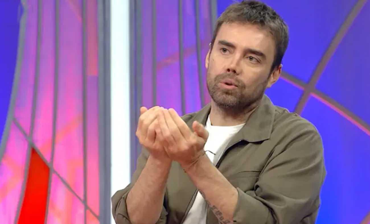 14. kez burun ameliyatı ge&ccedil;iren Murat Dalkılı&ccedil; ilk kez g&ouml;r&uuml;nt&uuml;lendi! Son hali dikkat &ccedil;ekti