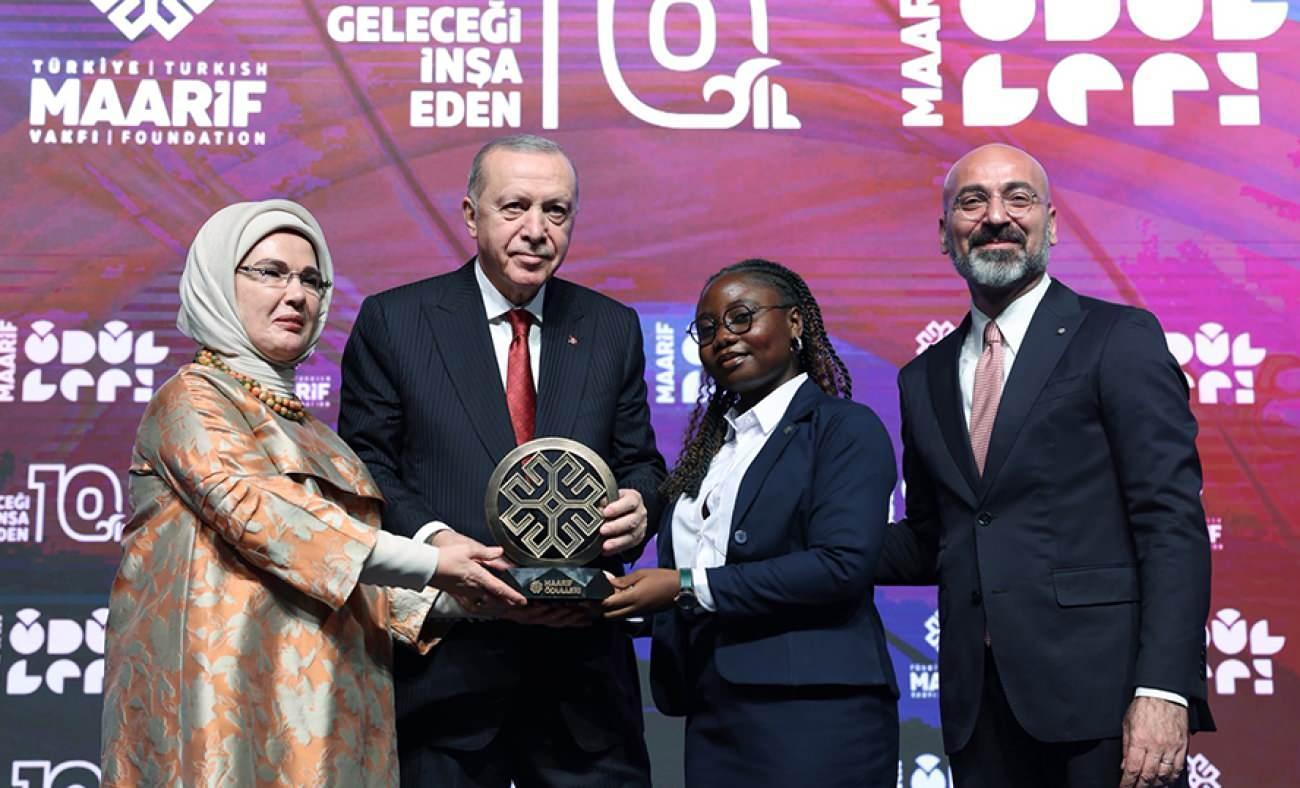 Emine Erdoğan, T&uuml;rkiye Maarif Vakfının 10. kuruluş yıl d&ouml;n&uuml;m&uuml;n&uuml; kutladı