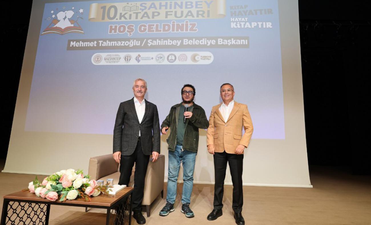 Kitap g&uuml;nlerinde s&uuml;rpriz evlilik &ccedil;ıkışı! Oytun Erbaş Başkan Tahmazoğlu&rsquo;ndan yardım istedi