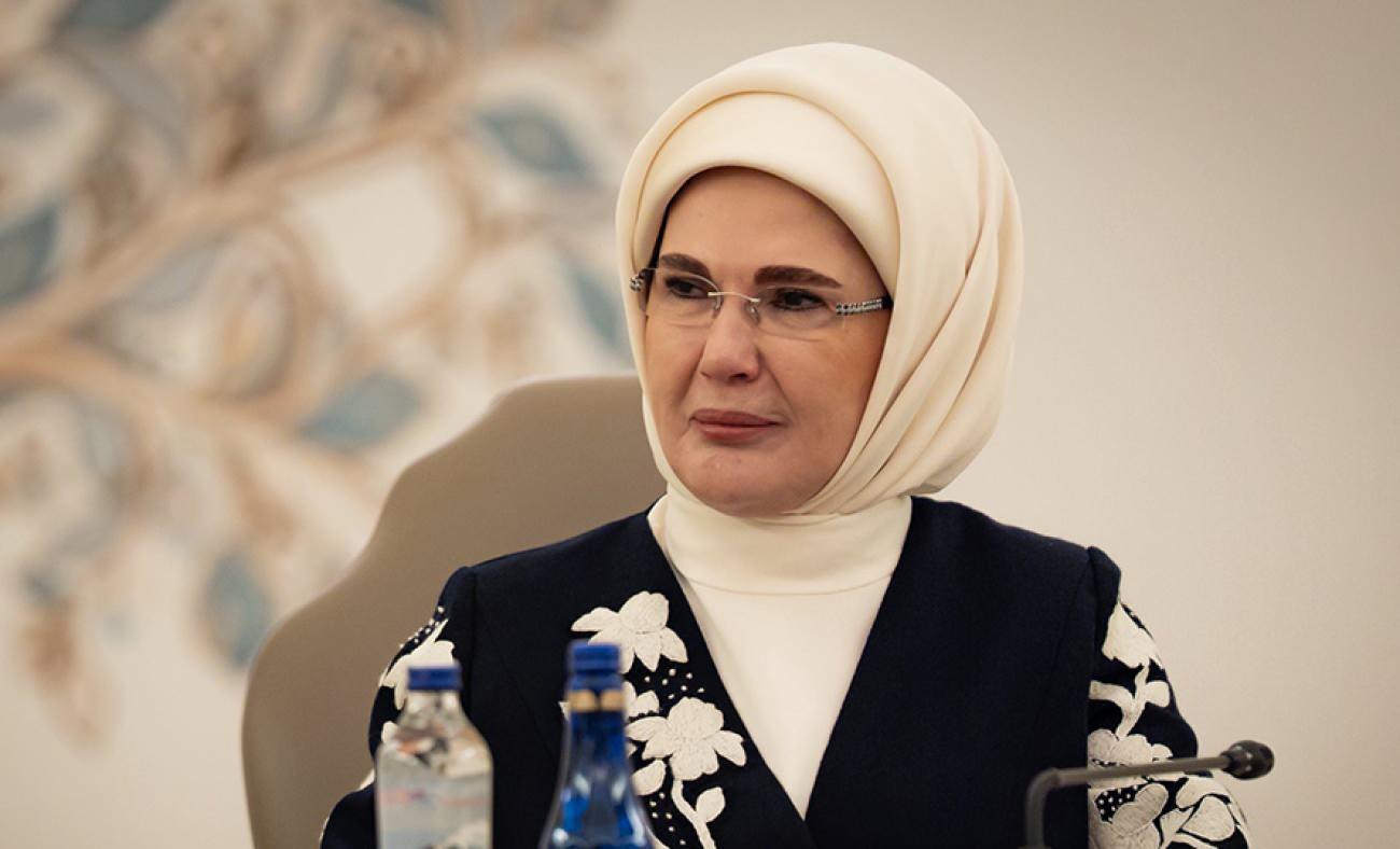Emine Erdoğan, lider eşleriyle buluşmasının ardından paylaşım yaptı