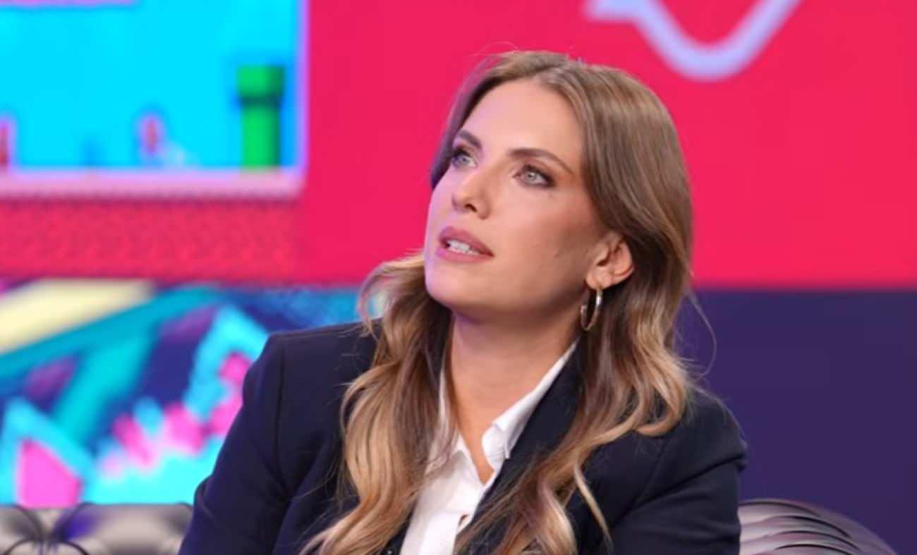 Eda Ece ifşa etti! Rol arkadaşının nazara karşı korunma y&ouml;ntemi şaşırttı