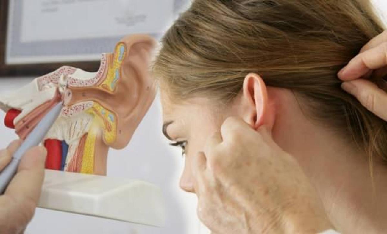 Отосклероз уха операция. Признаки отосклероза уха симптомы. Хирургическое лечение отосклероза. Отосклероз уха симптомы и лечение.