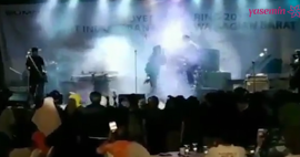 Endonezya'daki tsunami konser esnasında kameralara yansıdı!
