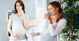 Su içmenin hamileler için faydaları! Hamilelikte günde ne kadar su tüketilmeli? 