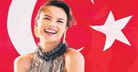 Alessandra Ambrosio'nun Türk bayraklı pozları sosyal medyaya damga vurdu!