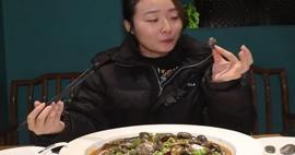  Çin mutfağının yeni trendi "tavada kızartılmış taşlar" gündem oldu! Bu kadarı pes dedirtti