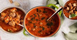 Köfteli mercimek çorbası nasıl yapılır? Lezzeti dillere destan köfteli mercimek çorbası tarifi 