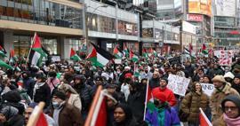 Kanada, Filistin için tek yürek oldu! İki yüzlü batı sindiremeyince polis bir kişiyi darp etti