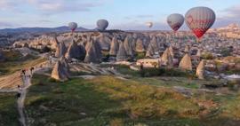 Balon turuna katılan turistler Kapadokya’yı kuşbakışı seyrettiler