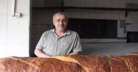 Sivas'ta bir fırıncı 8 saatte devasa ekmek üretti!