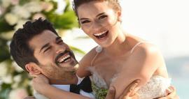 Burak Özçivit ve Fahriye Evcen lüks araçlarıyla çevirmeye takıldı!Aracın fiyatı dudak uçuklattı