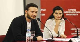 Hatice Şendil ve eşi Burak Sağyaşar Filiz Akın'a komşu oldular! Evine ilk ziyaretiyle....