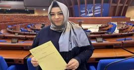 Sena Nur &Ccedil;elik Kanat: M&uuml;sl&uuml;man kadınlar Avrupa&rsquo;da &uuml;&ccedil; katmanlı ayrımcılığa uğruyor
