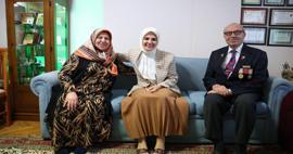 Bakan Göktaş'tan evliliklerinin 50. yılını kutlayan Küçük çiftine sürpriz ziyaret