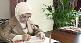 Emine Erdoğan kurbanını Türk Kızılay'a bağışladı