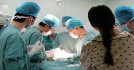 Glüten sanıldı: 14 yaşındaki kızın karnından çıkan şey doktorları bile dehşete düşürdü!