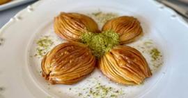 Şerbeti ve bol fıstığıyla mekik tatlısı tarifi: İncecik hamuruyla davet sofralarının yıldızı