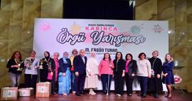 Fatih’te örgü yarışmasına yoğun ilgi! 500 Kadın örerek yarıştı