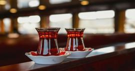 Harvard&rsquo;lı doktordan &ccedil;ay i&ccedil;enlere &ccedil;arpıcı uyarı: Bu hatalar bağırsak ve karaciğeri etkiliyor!