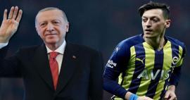 Mesut &Ouml;zil telefonundaki en &uuml;nl&uuml; ismin kim olduğunu a&ccedil;ıkladı! Cevabı t&uuml;m salonu g&uuml;l&uuml;msetti
