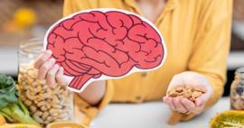 N&ouml;rologlar uyarıyor: Beyin sağlığı i&ccedil;in 6 pop&uuml;ler besinden uzak durun!