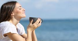 Uzman isimden şaşırtan a&ccedil;ıklama: Kahveyi g&uuml;neş altında i&ccedil;in kanseri &ouml;nleyin!