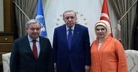 Emine Erdoğan'dan BM Genel Sekreteri Guterres'e verilen &ouml;d&uuml;le ilişkin paylaşım