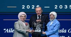 Emine Erdoğan'dan "Aile ve N&uuml;fus On Yılı Vizyon Belgesi Tanıtım Programı" paylaşımı