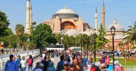 Akın akın geldiler: Turizmin g&ouml;zdesi zirveye tırmandı! T&uuml;rkiye Avrupa &uuml;lkelerine fark attı...