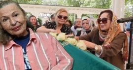 Yeşil&ccedil;am efsanesi T&uuml;rkan Şoray, Panter Emel'in cenazesinde ortaya &ccedil;ıktı! Son hali herkesi &uuml;zd&uuml;