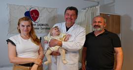 Anne karnında teşhis edildi! Minik Elif 4 ameliyatla hayata tutundu