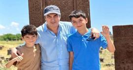 Necati Şaşmaz &ccedil;ocuklarıyla Ahlat'ı ziyaret etti! Son hali dikkat &ccedil;ekti
