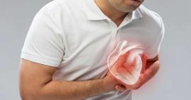 Sırta yayılan g&ouml;ğ&uuml;s ağrılarını sakın hafife almayın! Kardiyolog uzmanları uyardı