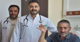 Nefes darlığı şikayetiyle ger&ccedil;ek ortaya &ccedil;ıktı: Akciğerine sarımsak ka&ccedil;an adam &ouml;l&uuml;mden d&ouml;nd&uuml;