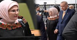 Emine Erdoğan&rsquo;ın New York şıklığında dikkat &ccedil;eken Anadolu dokunuşu