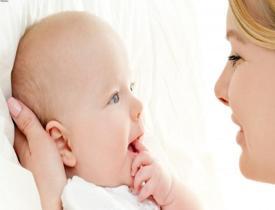 Birkaç dile maruz kalan bebek geç konuşabilir