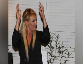 Sanatçı Zeynep İstanbul'u bırakarak köye yerleşti