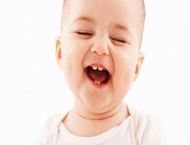 Bebeklerde diş çıkarma dönemi nasıl atlatılır? Diş çıkarma belirtileri