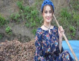 Şarkıcı Elif Kaya memleketinde fındık topladı