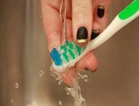 Diş fırçası temizliği nasıl yapılır? Tam teşekküllü diş fırçası temizliği