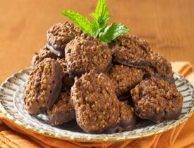 Kinoalı çikolatalı kurabiye nasıl yapılır?