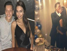 Amine Gülşe'den nişanlısı Mesut Özil'e veda!