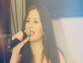 Yunan şarkıcı Anastasia Kalogeropoulou KKTC'de konser verdi, hain ilan ettiler