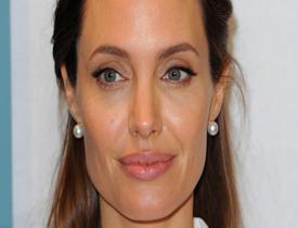 Angeline Jolie ile ilgili tüm dünyayı şok eden suçlama! 